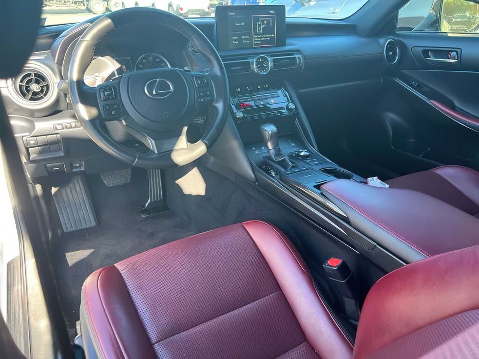 Lexus IS 300      2021