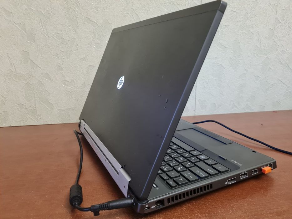 Игровой ноутбук HP EliteBook 8560w/ Core i7/ 15.6"
Full HD