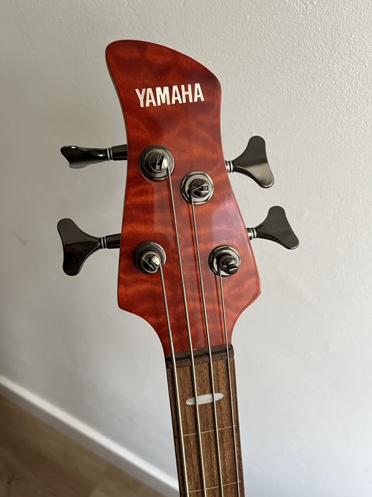 Baixo Yamaha TRB1004J