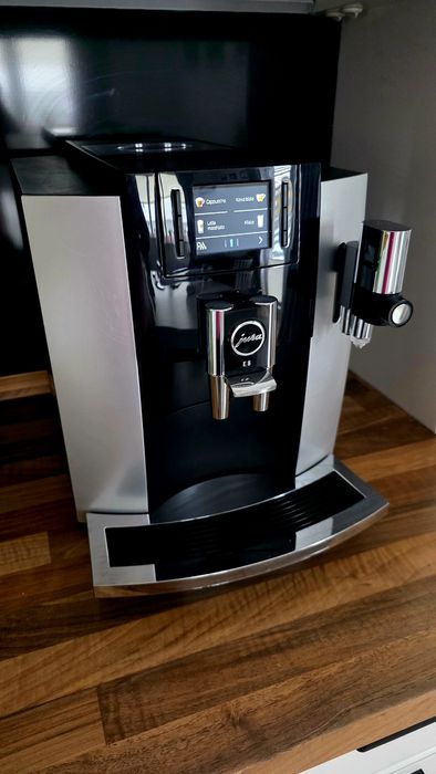 Ekspres Jura E8 super stan