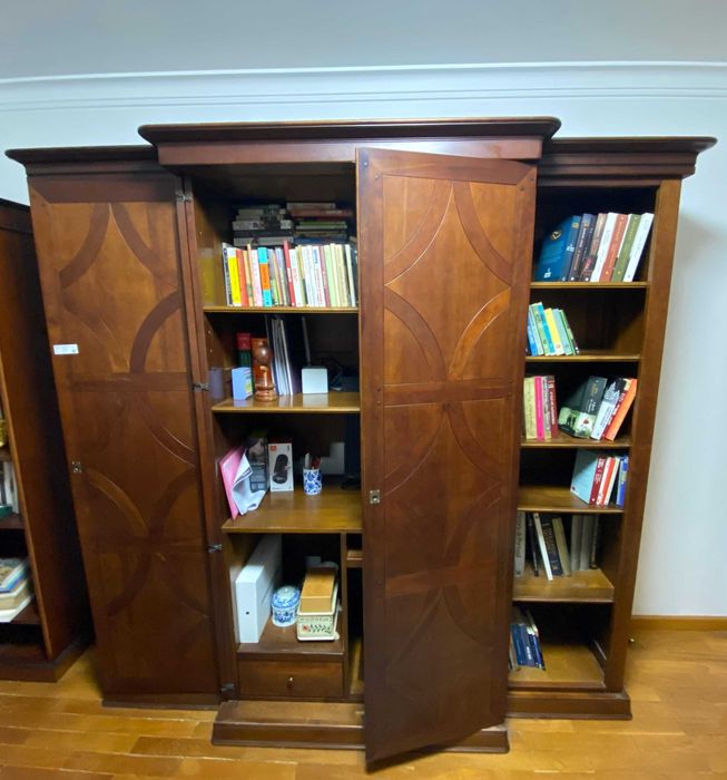 Biblioteca em Madeira maciça com Secretária e Arrumação