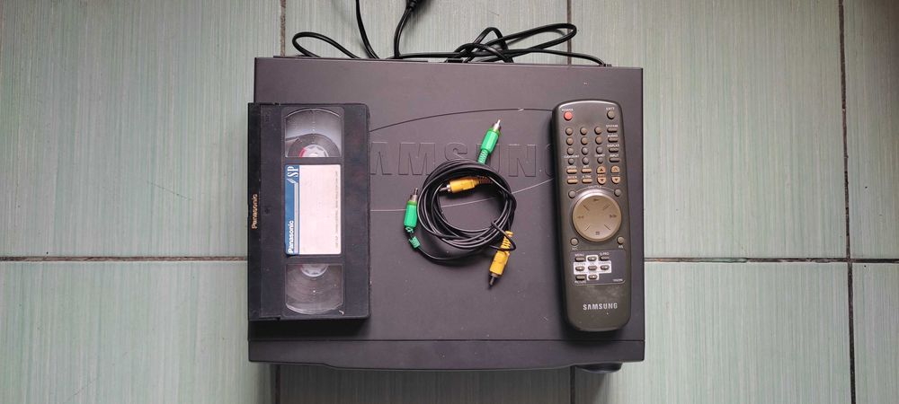 Продам видеомагнитофон самсунг