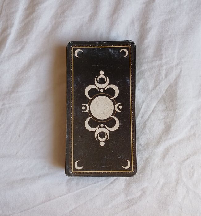 Deviant Moon Tarot, Таро Шаленого Місяця