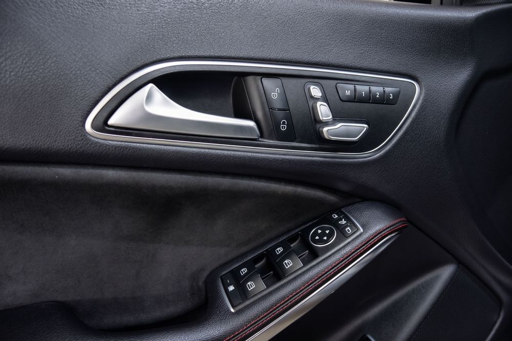 MERCEDES CLA 220D SHOOTINGBRAKE COM PACK AMG AUTO FULL EXTRAS