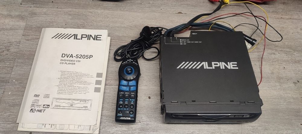 Stacja CD/DVD odtwarzacz  Alpine DVA-5205P + pilot , oldschool Japan CD DVD player