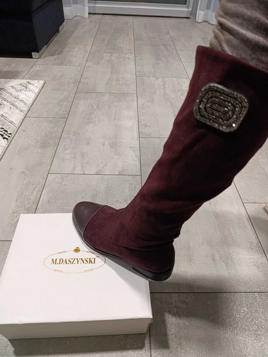 Sprzedam kozaki damskie zamszowe bordowe