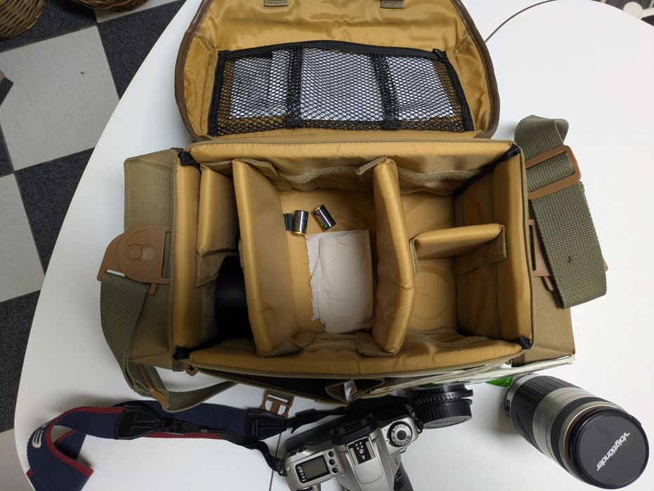 Canon EOS 300 + Lente 70-300 + Mala