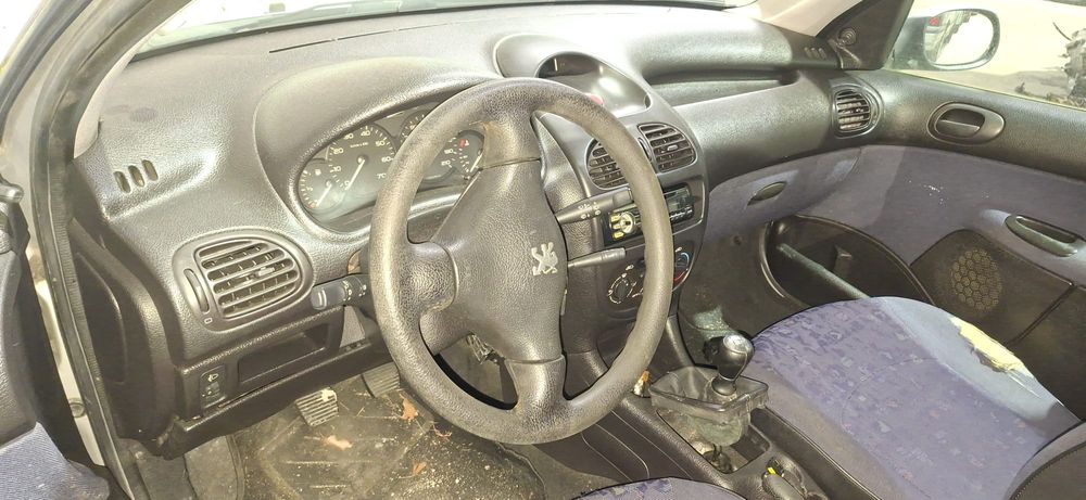 Peugeot 206 1.1i  para pecas
Ref:hfz