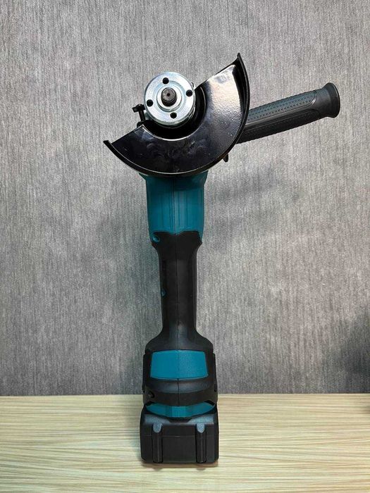 Аккумуляторная болгарка с насадкой для пилы 24V / 6Ah