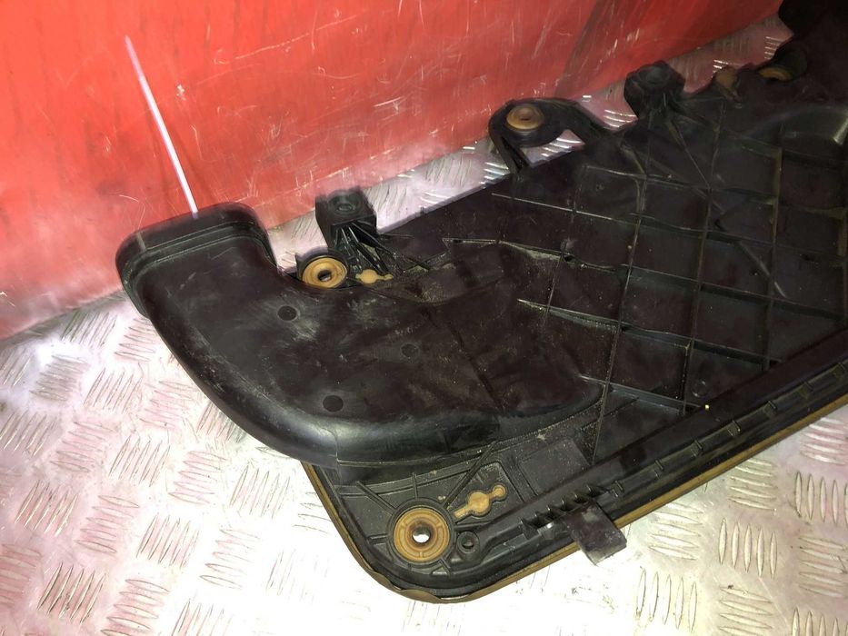 Корпус повітряного фільтра BMW 7 F01 дизель 3,0 бмв 7 ф01