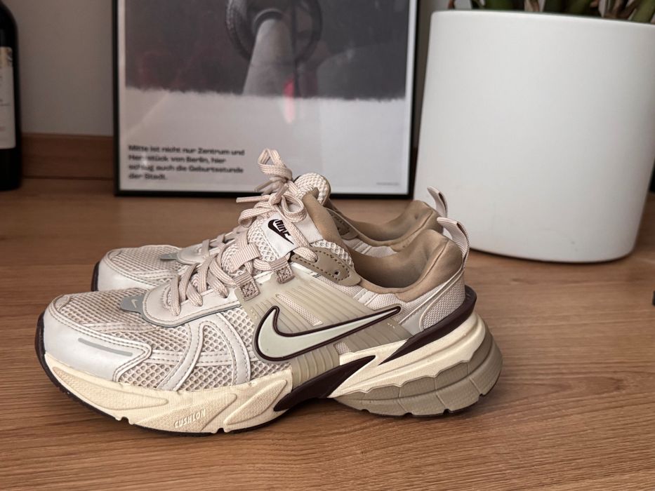 Кросівки Nike V2K Run