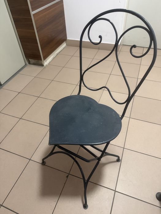 Krzesło metalowe ozdobne retro