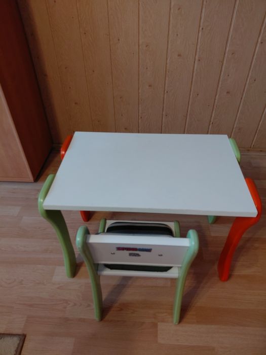 Stolik  dla dziecka.