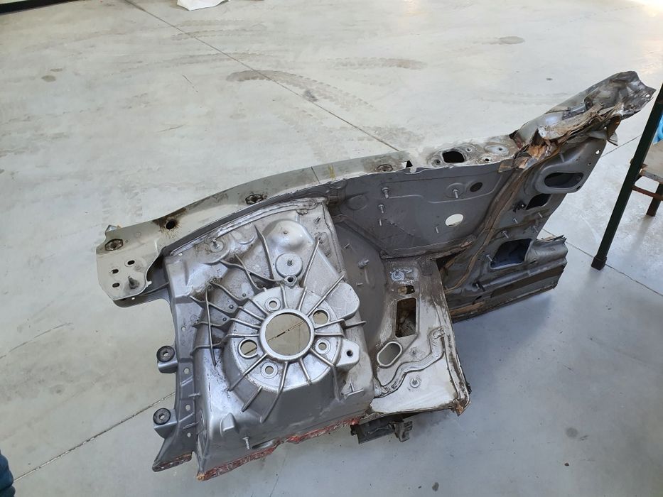 Mercedes Benz W213 Cava de Roda Direita