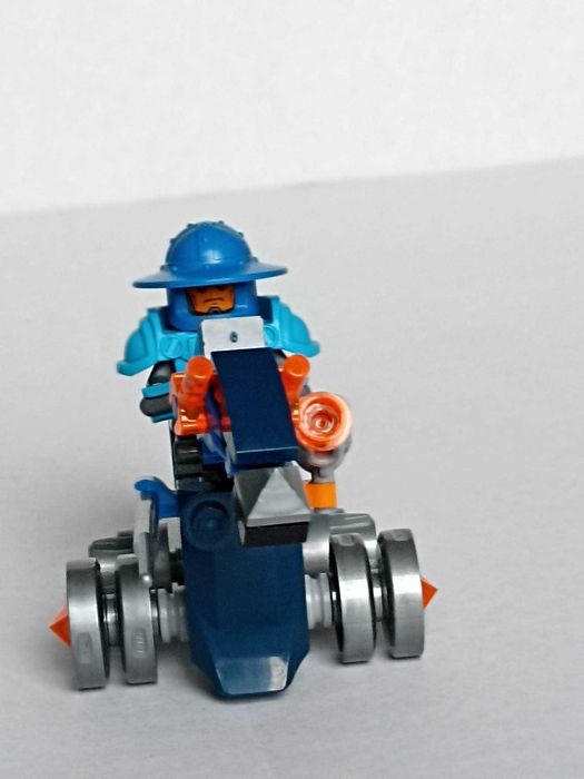 Lego Nexo Knights ,,Koń Motorowy" 30377