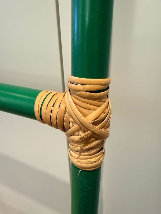 Escada Toalheiro Metal Verde + Cesto em Natural Quarto de Criança