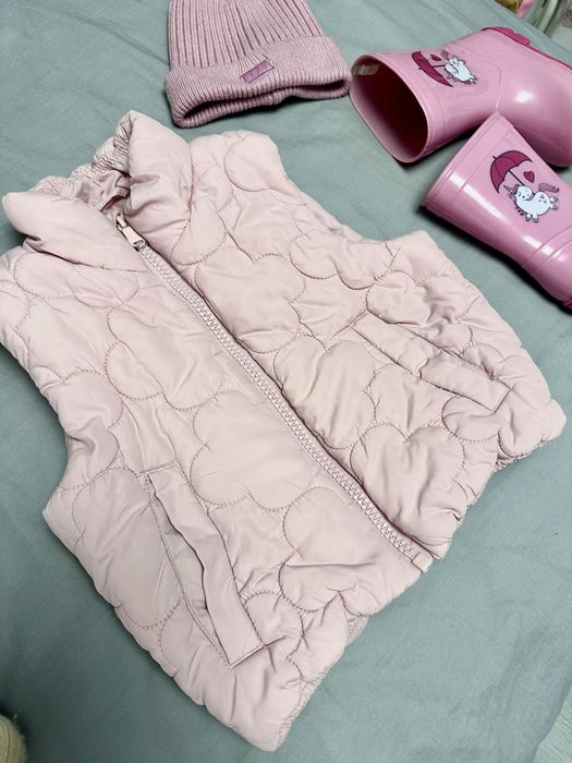 Желетка дитяча, чобітки шапка