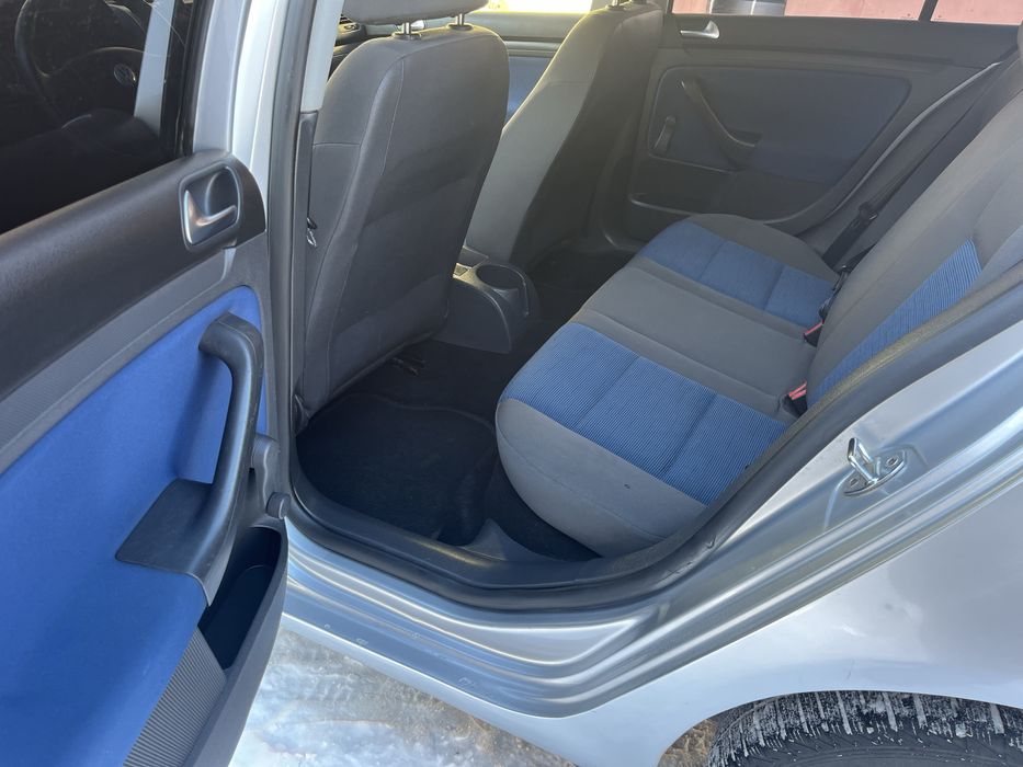 Продам  VW Golf 5