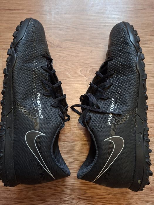 Buty do piłki  nożnej  43  żwirówki