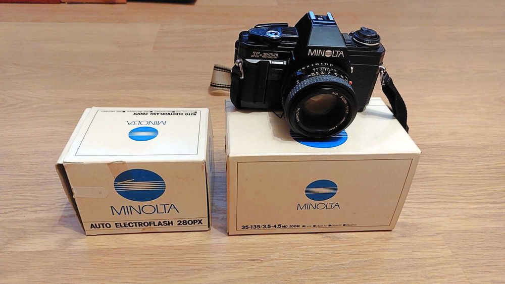 Máquina Fotográfica Minolta X300 + Zoom 35-135 + Flash