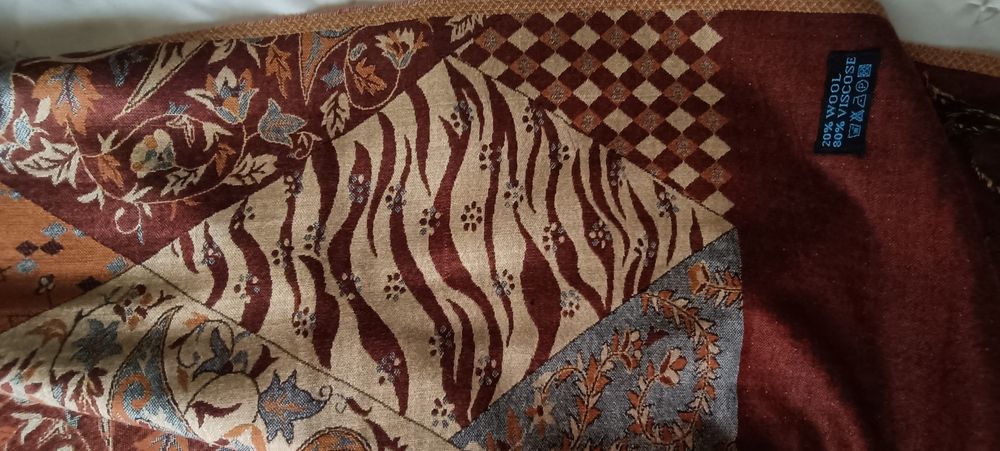 Várias Echarpes Novas