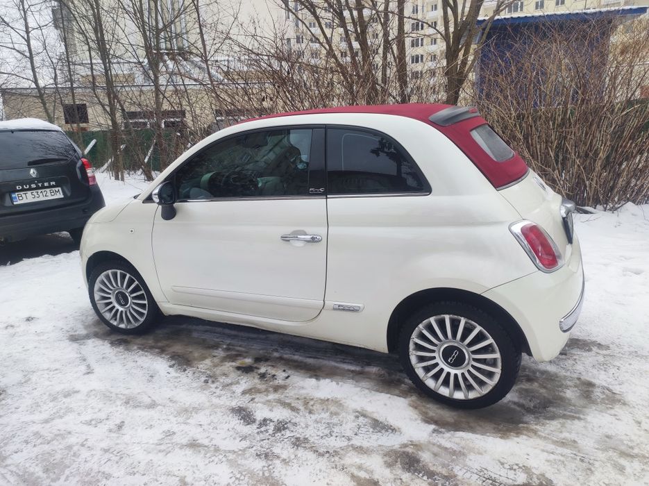 В продажі FIAT 500C