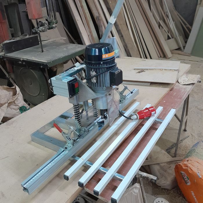 Máquina de furação para dobradiças de copo de 35mm ou outras