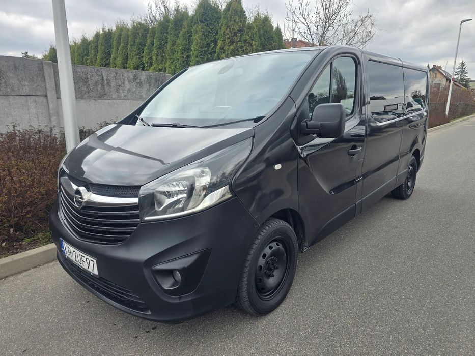 Opel Vivaro Opel Vivaro 9 Osobowy Wrocław
