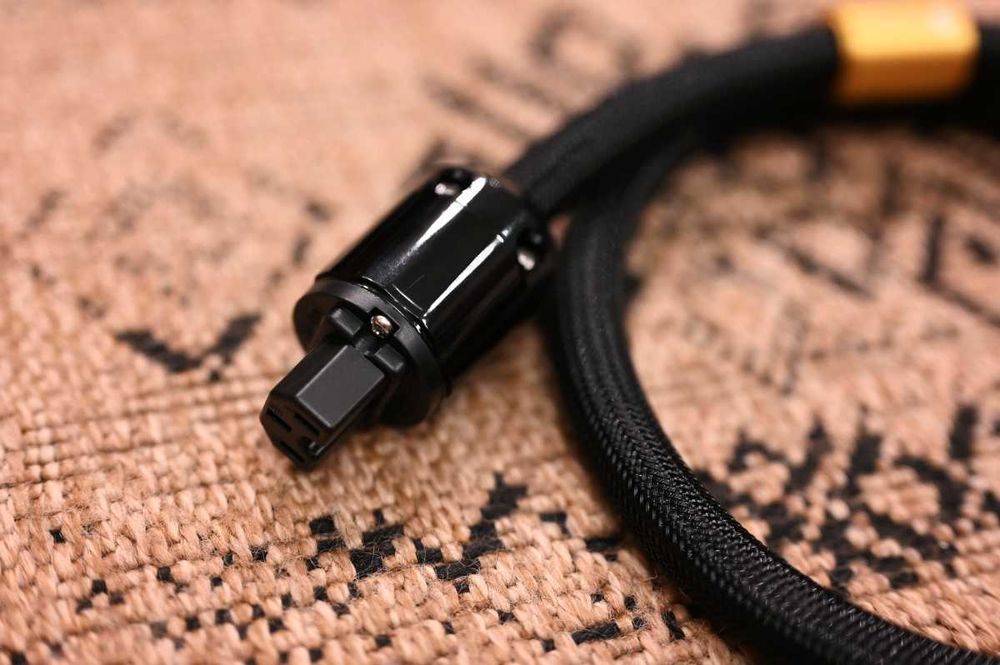 Przewód kabel zasilający audio ATAUDIO Schuko - IEC 1m nowy