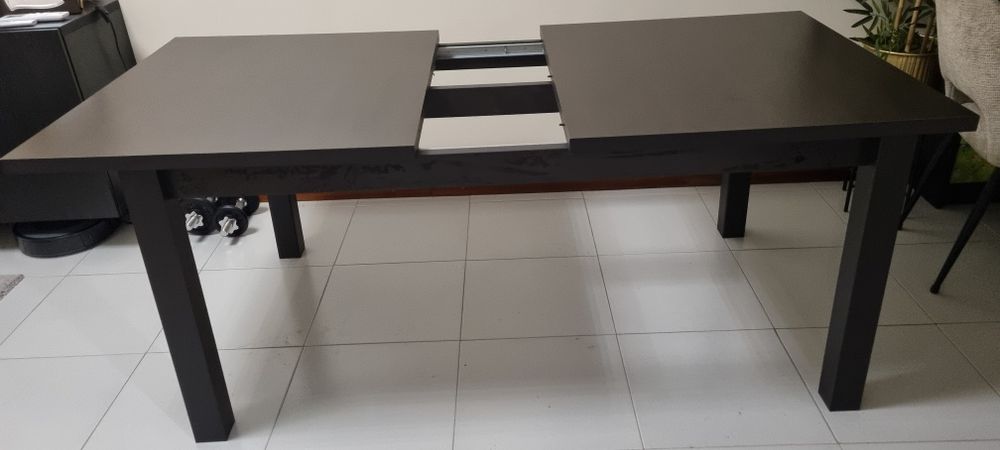 Mesa de jantar extensível em wengué (preto/castanho))