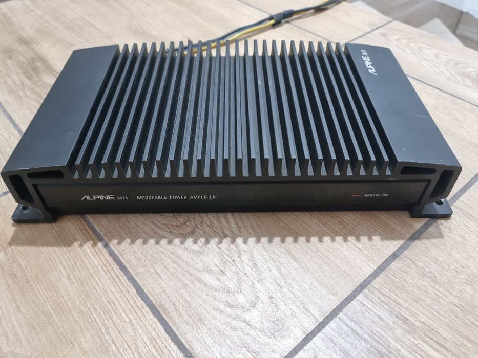 Alpine 3523 wzmacniacz samochodowy