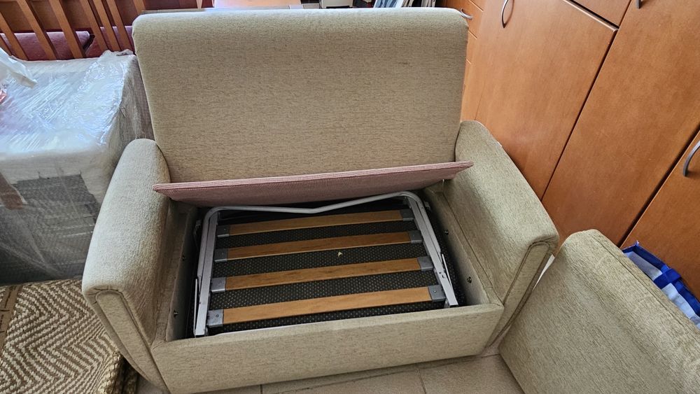 Sofa-cama de 2 lugares e Cadeirão