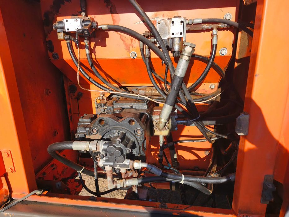 Escavadora Dossan DX225LC