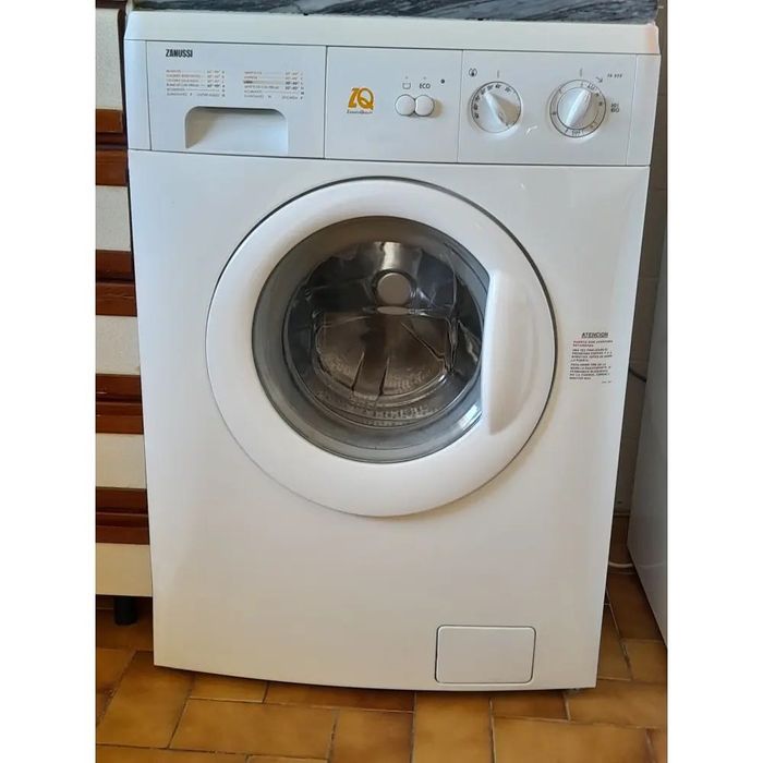 Máquina de Lavar Roupa Zanussi / Zanussi Washing Machine