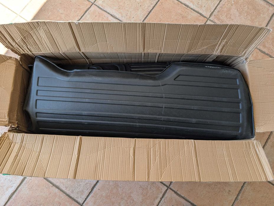 Tapetes TPE para Xpeng G6 - Novos, ainda embalados