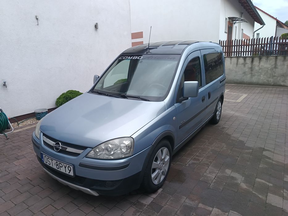Samochód osobowy Opel Combo Arizona
