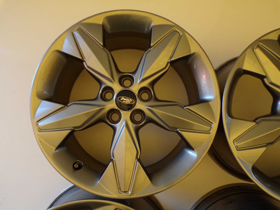 felgi aluminiowe FORD FOCUS MONDEO KUGA S-MAX C-MAX  18 8J ET55 5x108x63,3 ładne