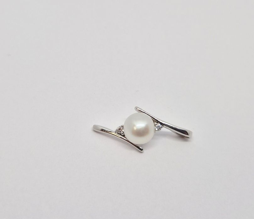 Zawieszka złota 2,24 g, białe złoto 14 KT, Komis Jasło Czackiego