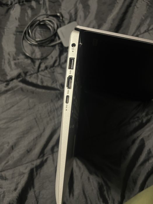 Ноутбук Lenovo малий легкий  зручний майже даром