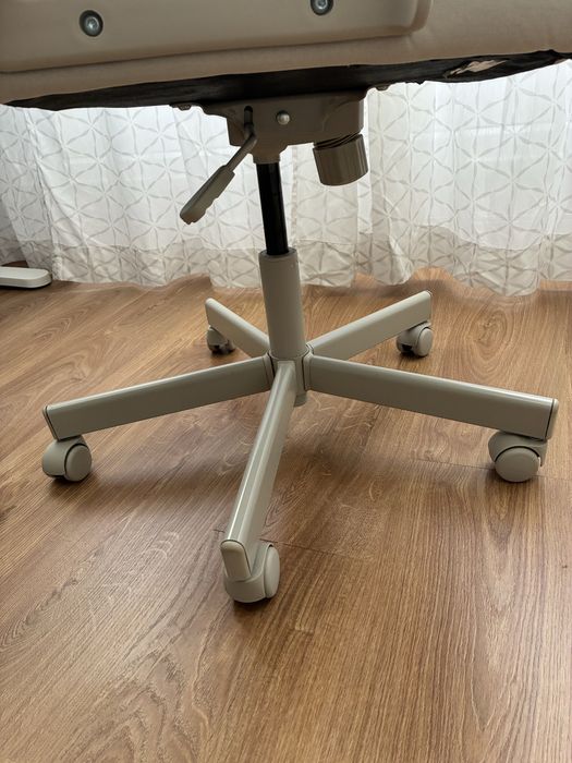 Cadeira IKEA Millberget Bege