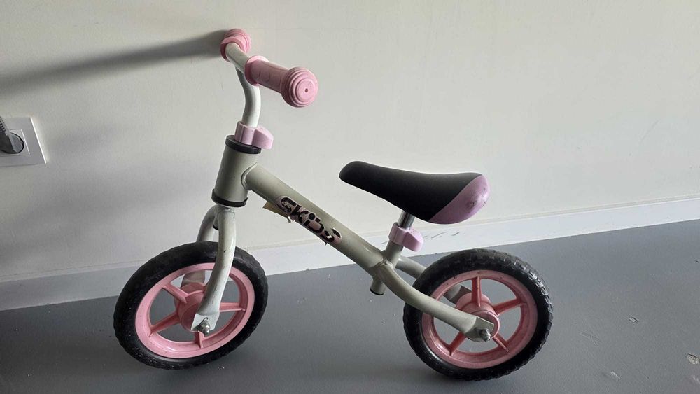 Bicicleta de Equilíbrio SKIDS Criança – Rosa e Cinza