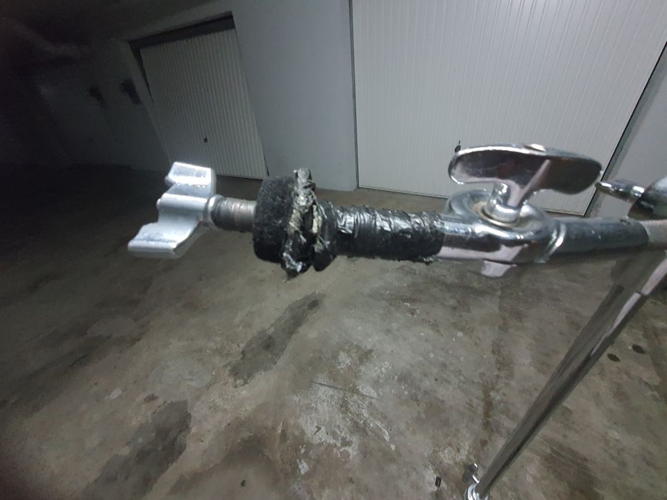 Tripé para pratos de bateria