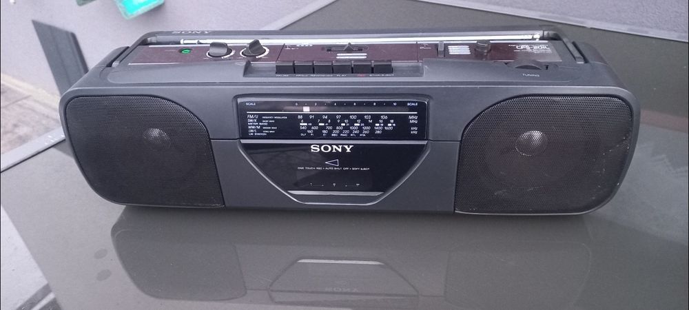 Radio Magnetofon SONY CFS-201L na kasetę Jamnik