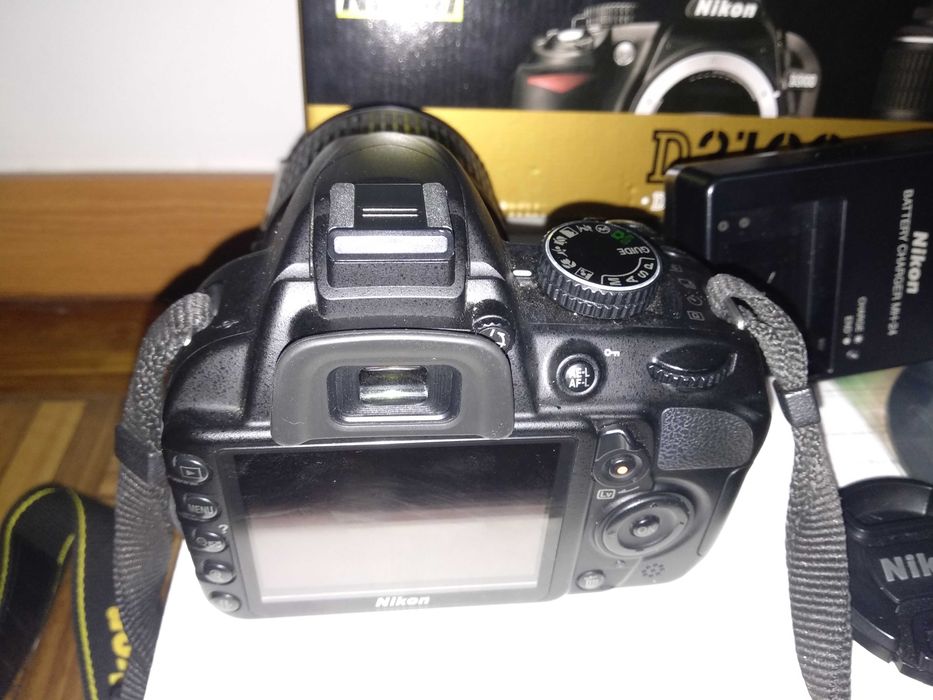 Nikon D3100 + objectiva AF-S DX 18-55mm f/3.5-5.6GII