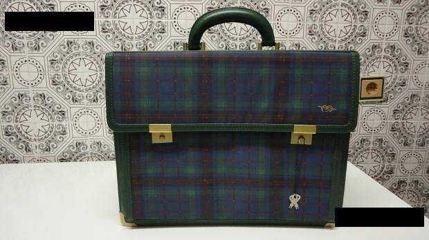 Mala de homem de escritório com chave