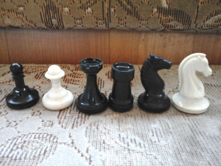 Продам шахматные фигуры, шахматы на магнитах, таймер шахматный