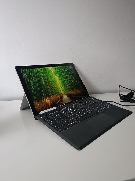Tablet Microsoft 1724