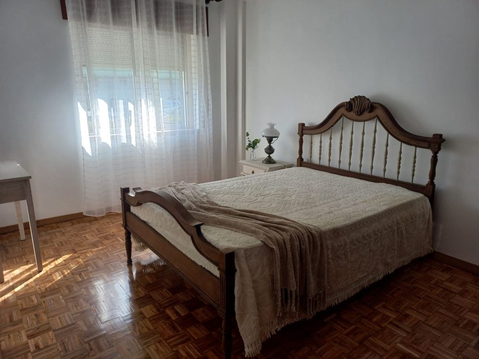 Quartos individuais, apart renovado e mobilado em Massamá.