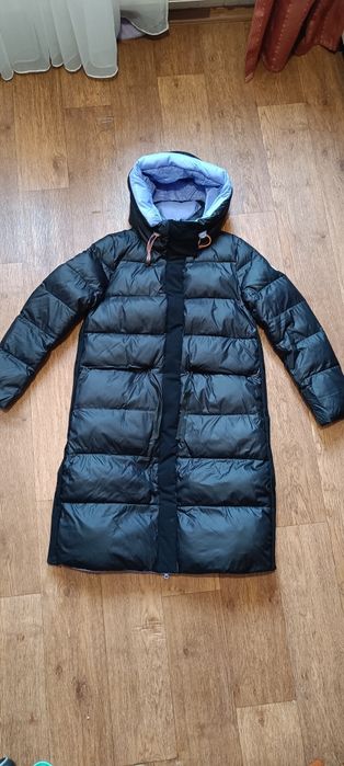 Зимове жіноче пальто.