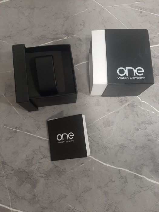 Caixa relógio One